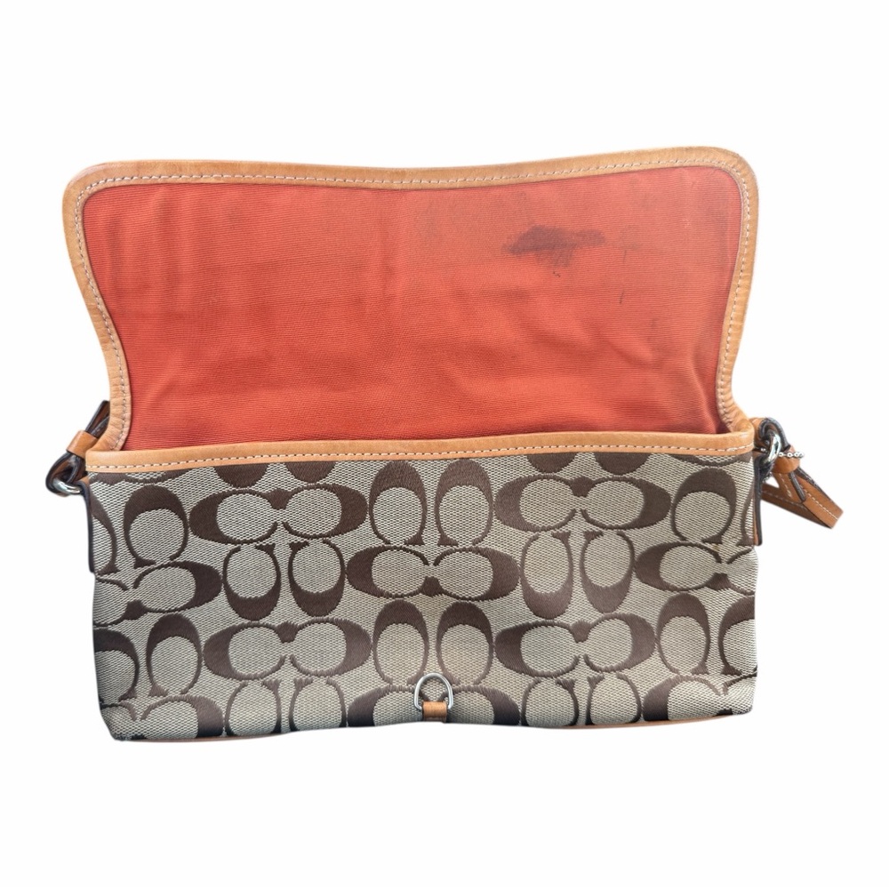 Vintage Coach Tan and Brown Signature Shoulder Bag. - Picture 3 of 7